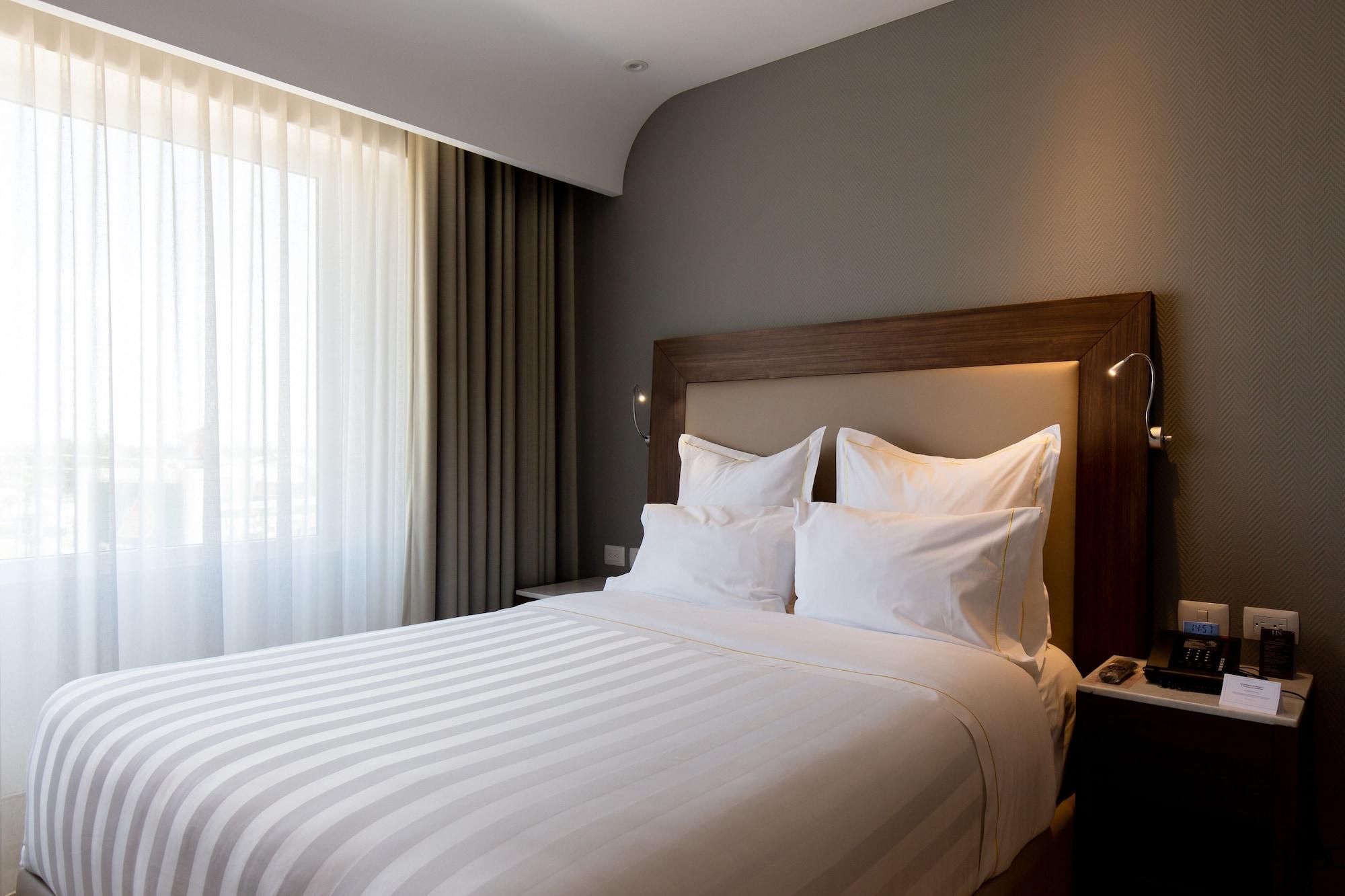 Hs Hotsson Hotel Irapuato Exterior foto