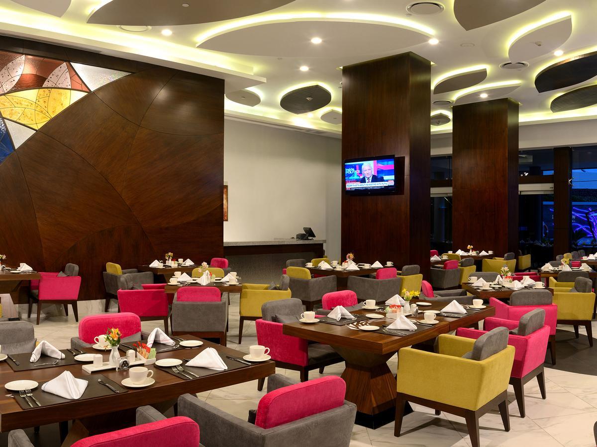 Hs Hotsson Hotel Irapuato Exterior foto